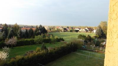 Blick vom Balkon ins Gr&uuml;ne