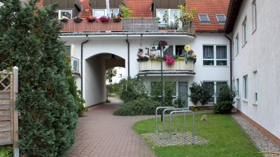 Geheimtipp Stünzer Park ... Stadtwohnung in idyllischer Dorflage mit 3 Zimmern und Tiefgaragenstellplatz