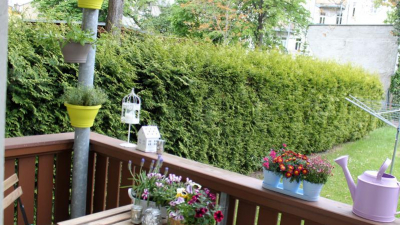 und verf&uuml;gt &uuml;ber ein Wohnzimmer, ein Schlafzimmer, eine K&uuml;che mit Balkon