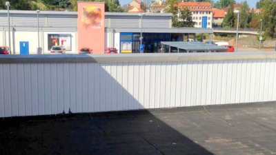 einer 84 m² großen Dachterrasse einer 84 m² großen Dachterrasse