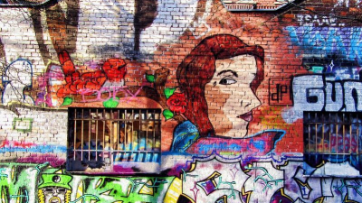 liegt nicht zuletzt an der Kneipen-, Kleinkunst- und Alternativszene