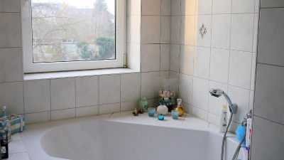 mit 2 Zimmern auf ca. 42 m&sup2; Wohnfl&auml;che.