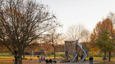 dem beliebten Spielplatz im Naherholungsgebiet D&ouml;litz-D&ouml;sen.