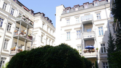 Angeboten wird ein unbeschreiblicher Dachterrassen-Blick