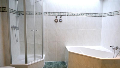 sind vom Flur aus zu begehen.