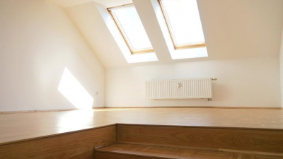 Ein gro&szlig;z&uuml;giger Wohnbereich, ein Arbeitszimmer