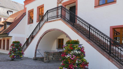 weniger als 200 m vom Marktplatz entfernt,