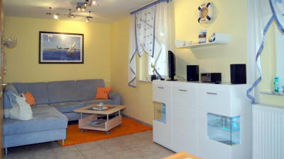 09_nachhause-immobilien_31bde971617c08a4e9907f875ef364786af154a2 Nur wenige Meter bis zum blauen Gl&uuml;ck ... Ferienwohnung mit Balkon im sch&ouml;nsten Seeheilbad Mecklenburg Vorpommerns