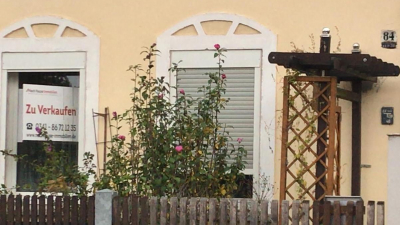 mit einem 350 m&sup2; gro&szlig;em Grundst&uuml;ck,