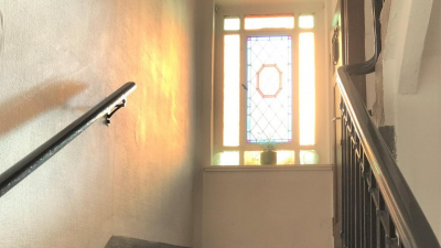 und eine Gewerbefl&auml;che von ca. 45 m&sup2;.