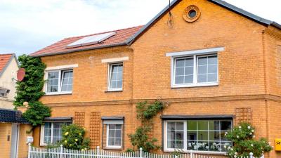 in idyllischster Dorflage,