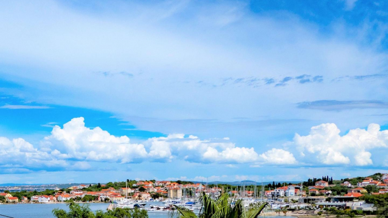 Mit traumhaftem Meerblick Sanierungsbedürftiges Natursteinhaus auf