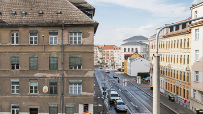 & Modernisierung im Innen- und Au&szlig;enbereich