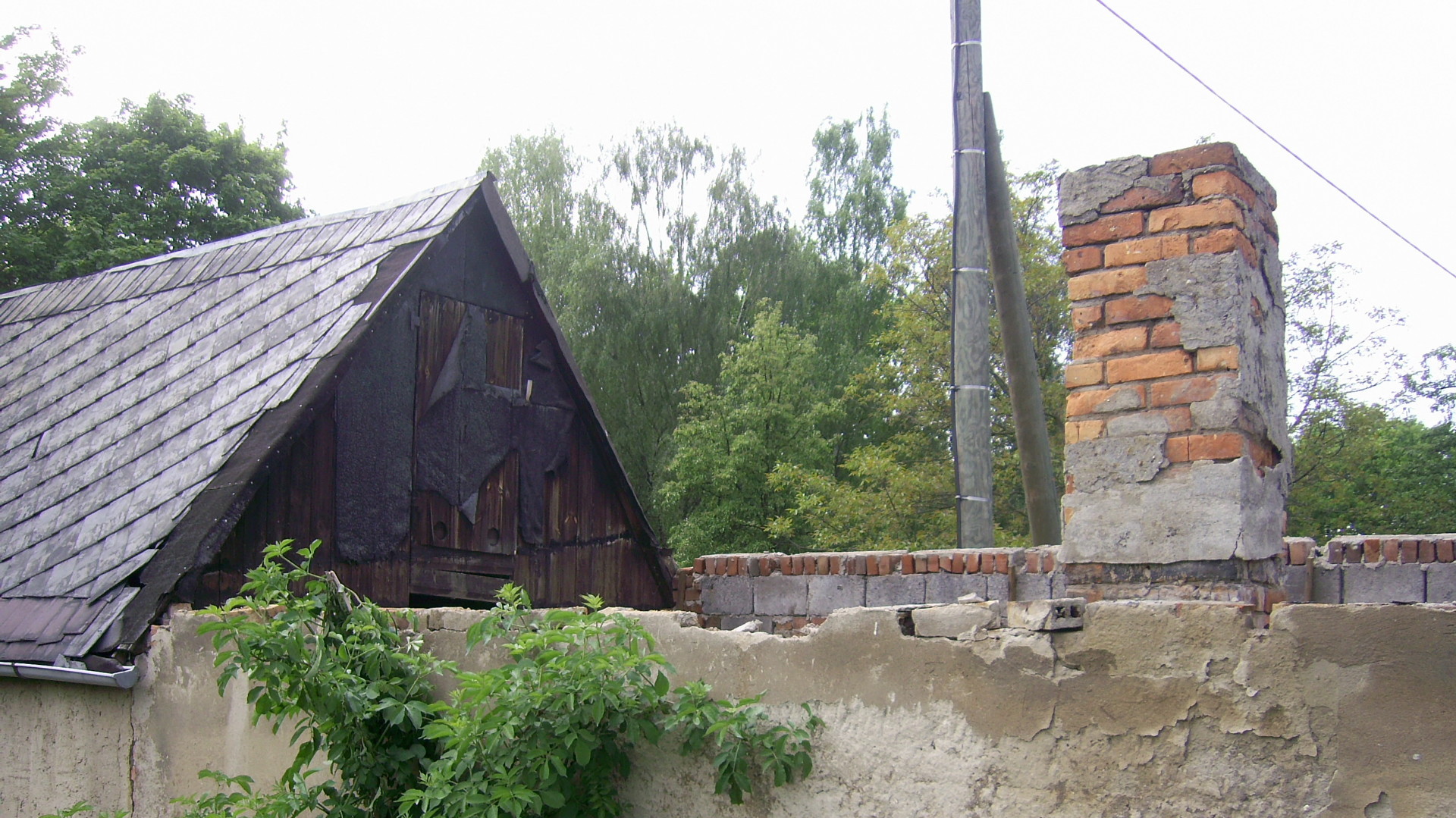 ca- 1862 m&sup2; und die Waldfl&auml;che ca- 403 m&sup2;-