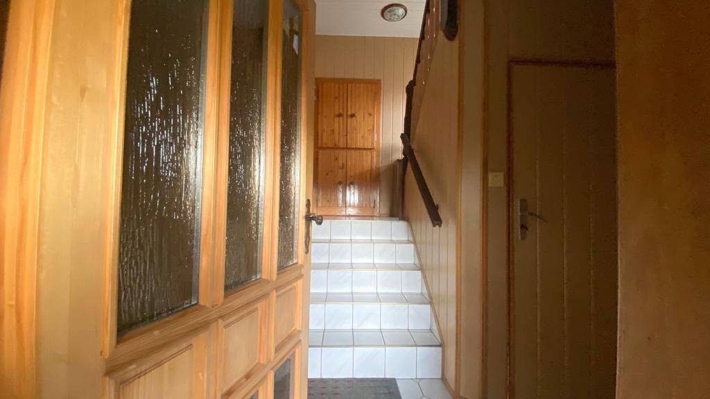 mit Garage und ca. 800 m&sup2; gro&szlig;em Grundst&uuml;ck.