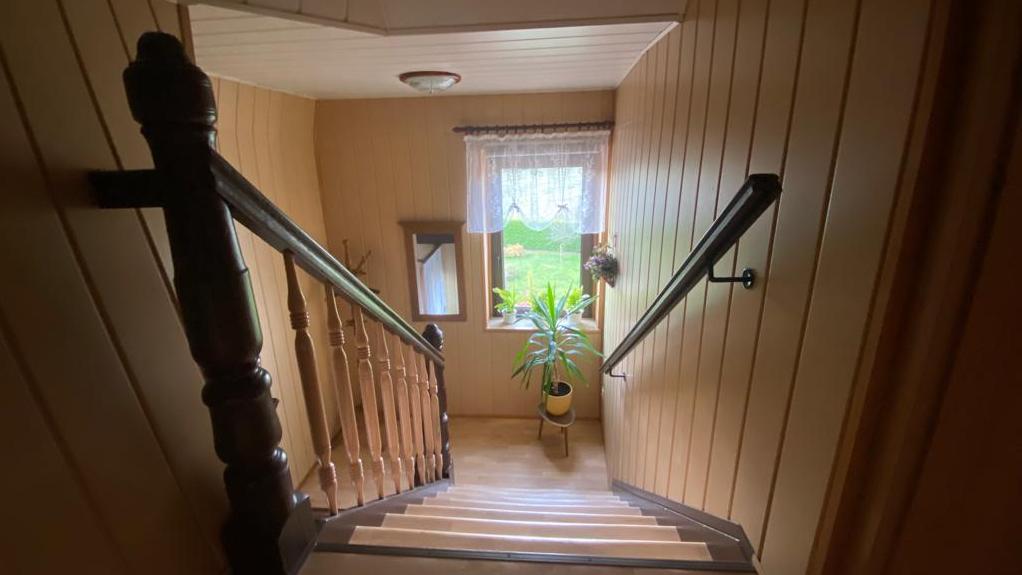 an das &ouml;ffentliche Verkehrsnetz.