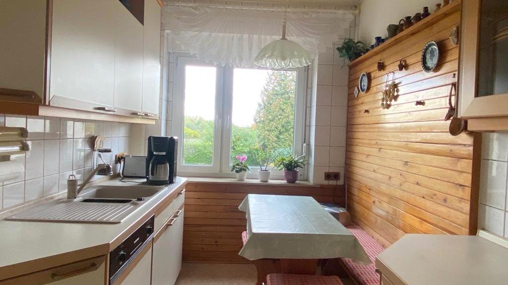 in Form eines Ger&auml;tehauses,