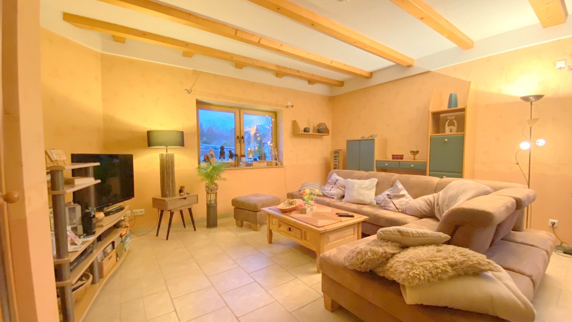 07_nachhause-immobilien_c0f18598-b5c5-4c5d-92a0-233657162e7b_bild Reserviert ... Ein moderner Wohntraum mit Swimmingpool, Ausbaureserve und gro&szlig;em Garten