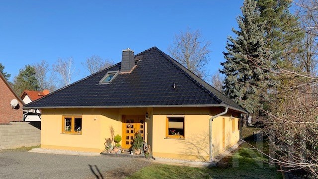25_nachhause-immobilien_2cec0788-8996-4f54-9b3b-343027a501d2_bild Reserviert ... Ein moderner Wohntraum mit Swimmingpool, Ausbaureserve und gro&szlig;em Garten