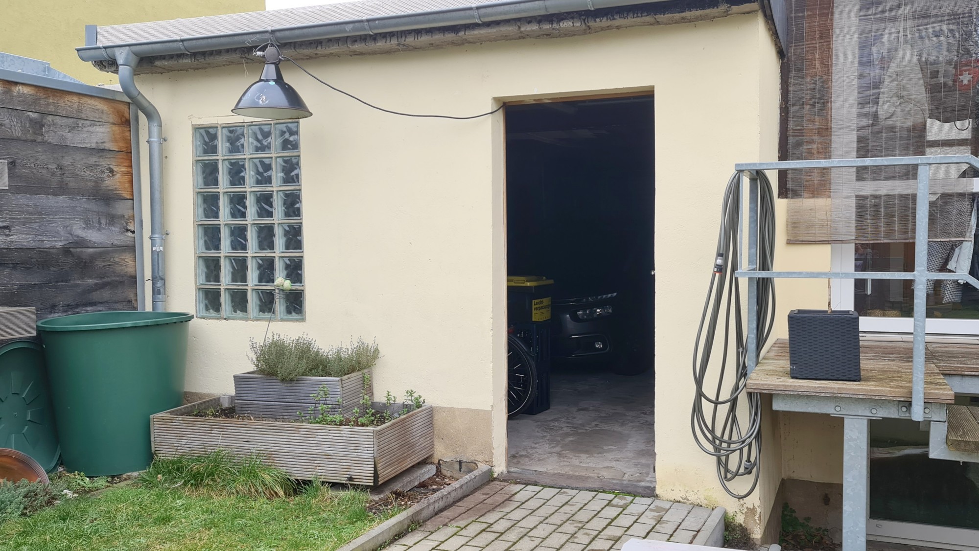 betr&auml;gt ca.121 m&sup2;. 