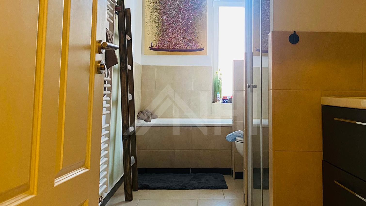 in einem denkmalgesch&uuml;tzten Mietshaus 