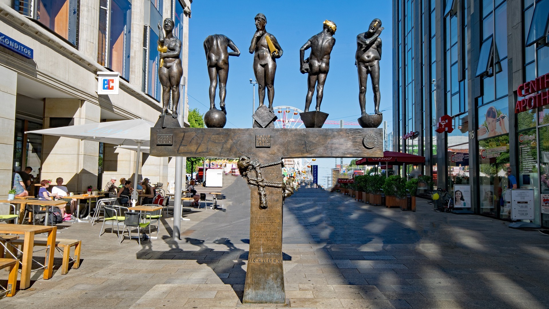 und kann immer noch von historisch niedrigen Zinsen profitieren- 