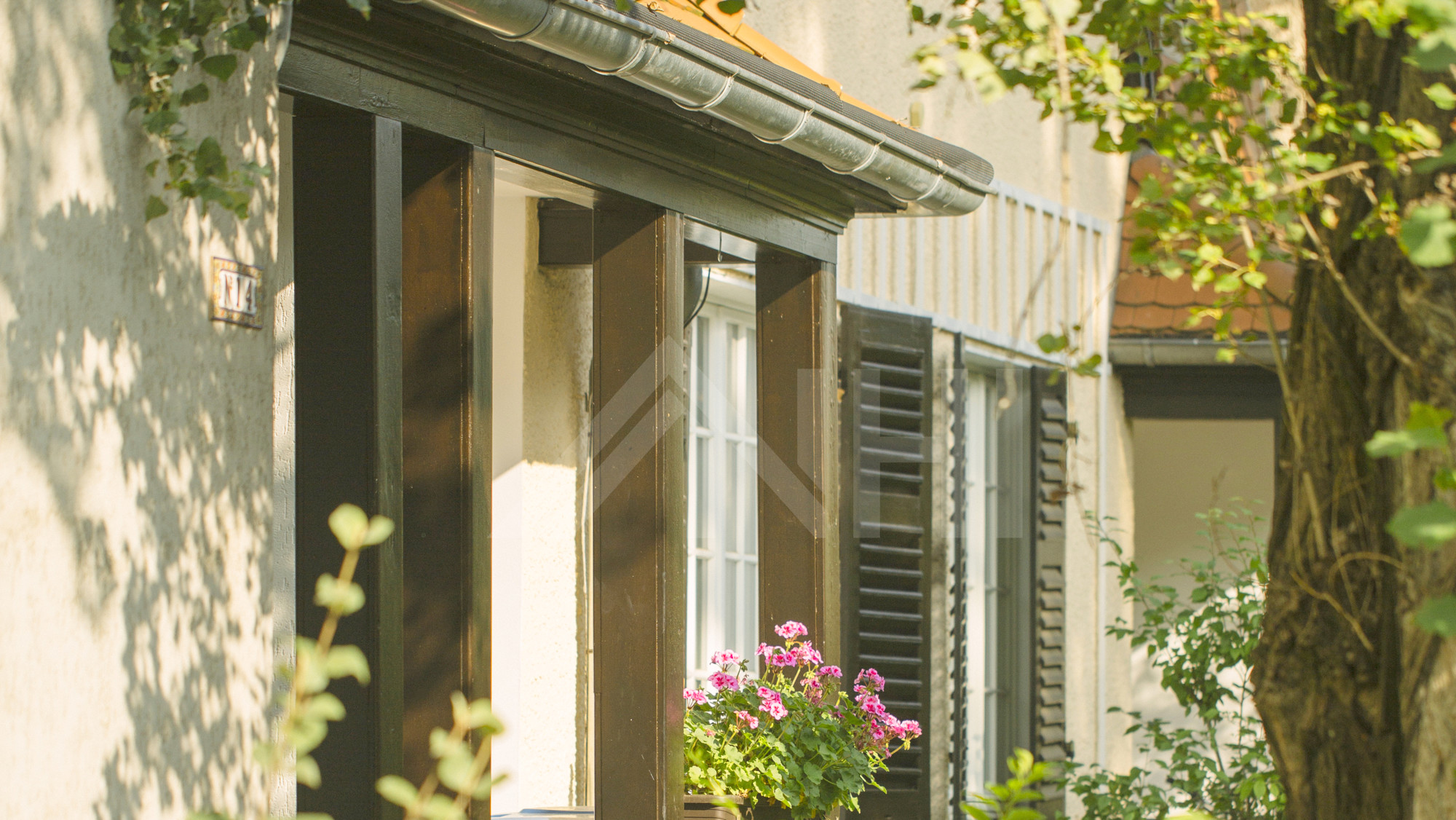 Viel Gr&uuml;n s&auml;umt