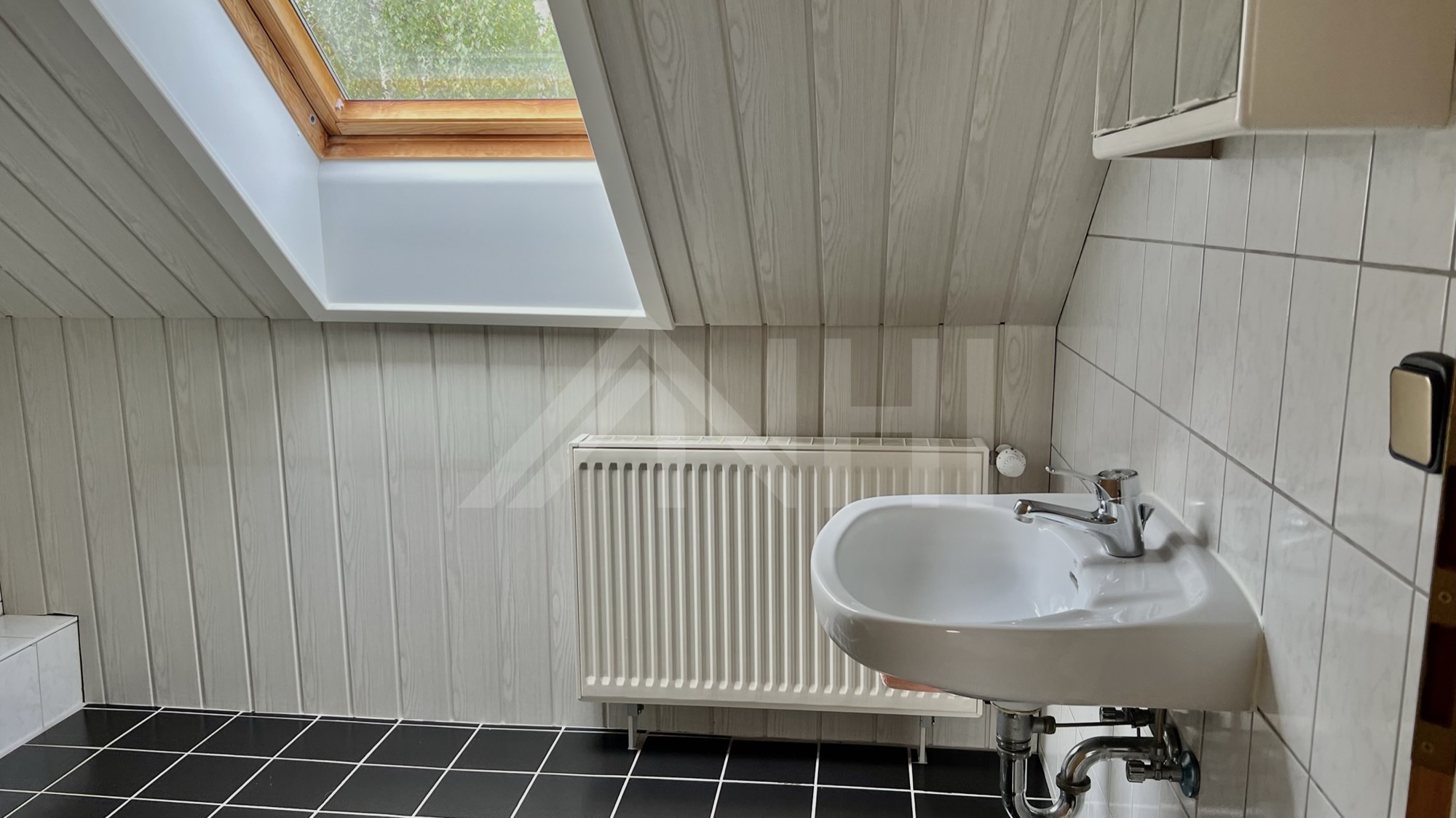 sowie zwei Badezimmer, sowie zwei Badezimmer,