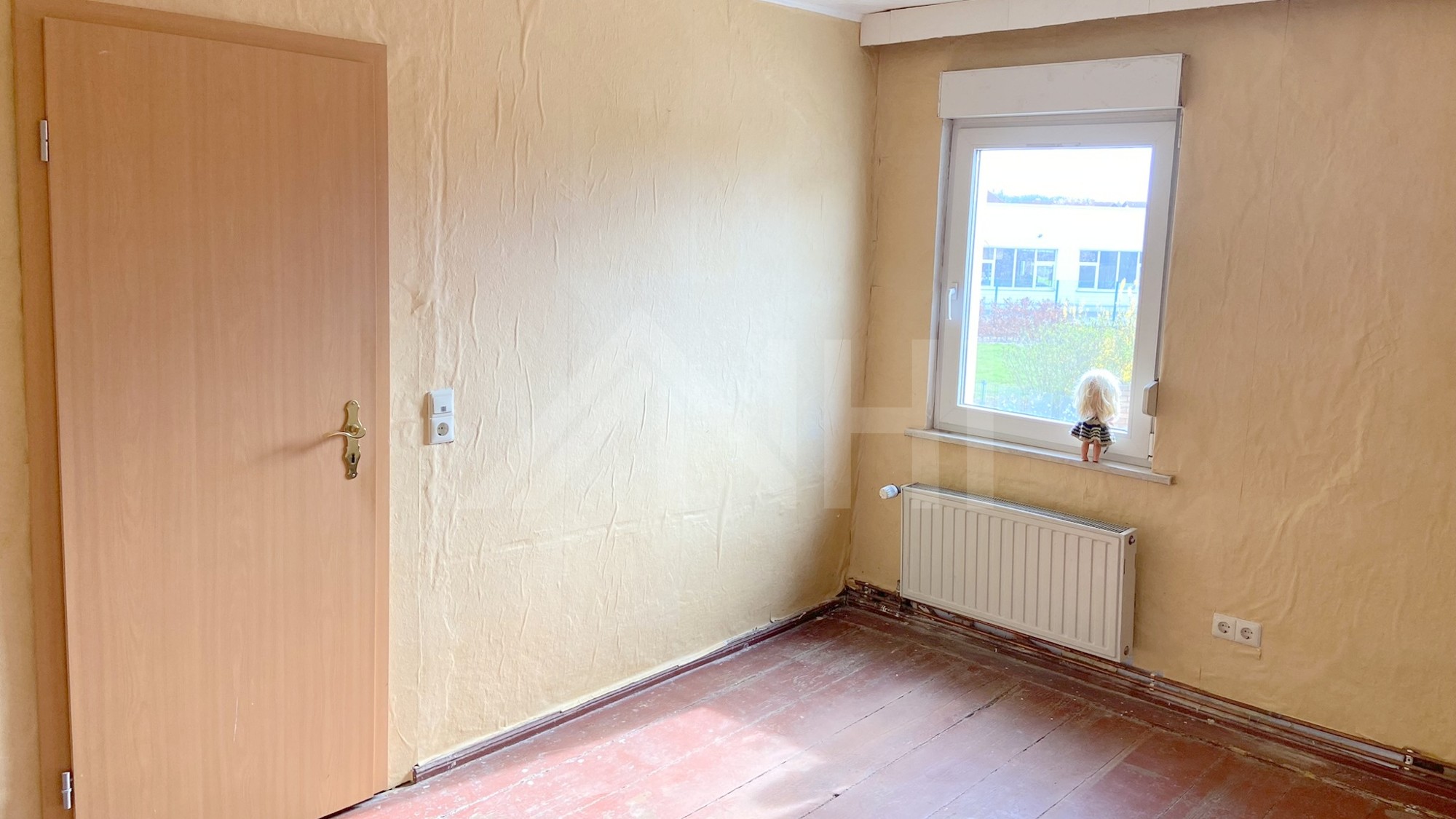 04_nachhause-immobilien_7b08d32e-b087-4b8a-8aa7-77c7701ed535_bild Optimal f&uuml;r eine junge Familie, die das Wohnen im Gr&uuml;nen sch&auml;tzt ... Kleines Einfamilienhaus auf gro&szlig;em Grundst&uuml;ck