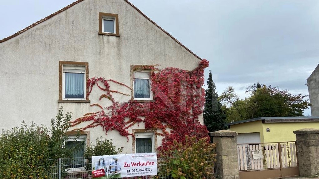 07_nachhause-immobilien_c64f79c8-8131-4c02-8ba5-f59afde74d7a_bild Optimal f&uuml;r eine junge Familie, die das Wohnen im Gr&uuml;nen sch&auml;tzt ... Kleines Einfamilienhaus auf gro&szlig;em Grundst&uuml;ck