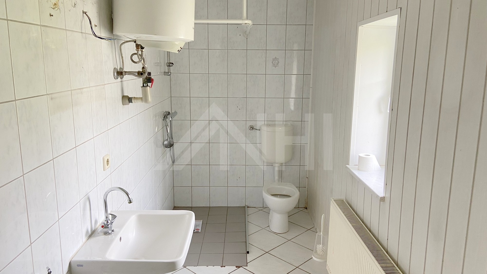 14_nachhause-immobilien_8a17ec00-f1b4-4812-820d-b2e93645c547_bild Optimal f&uuml;r eine junge Familie, die das Wohnen im Gr&uuml;nen sch&auml;tzt ... Kleines Einfamilienhaus auf gro&szlig;em Grundst&uuml;ck