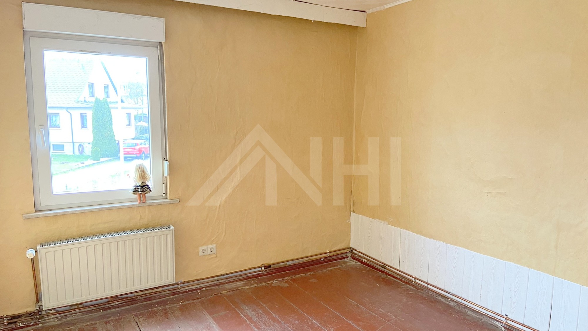 21_nachhause-immobilien_e2fa78b6-a757-4867-b768-034d45d10986_bild Optimal f&uuml;r eine junge Familie, die das Wohnen im Gr&uuml;nen sch&auml;tzt ... Kleines Einfamilienhaus auf gro&szlig;em Grundst&uuml;ck