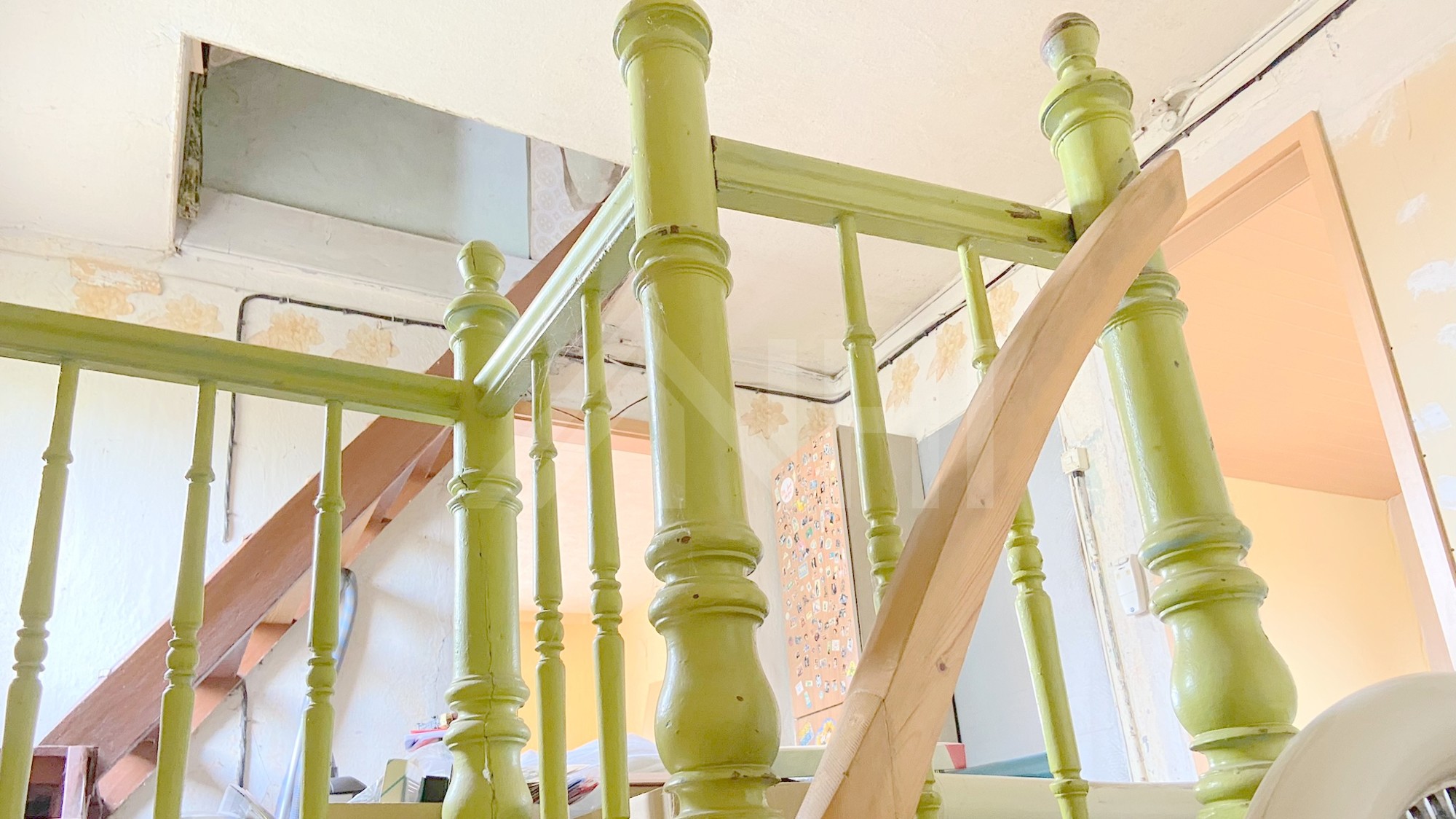 25_nachhause-immobilien_2008c123-5a77-452a-b98e-58677b33595c_bild Optimal f&uuml;r eine junge Familie, die das Wohnen im Gr&uuml;nen sch&auml;tzt ... Kleines Einfamilienhaus auf gro&szlig;em Grundst&uuml;ck