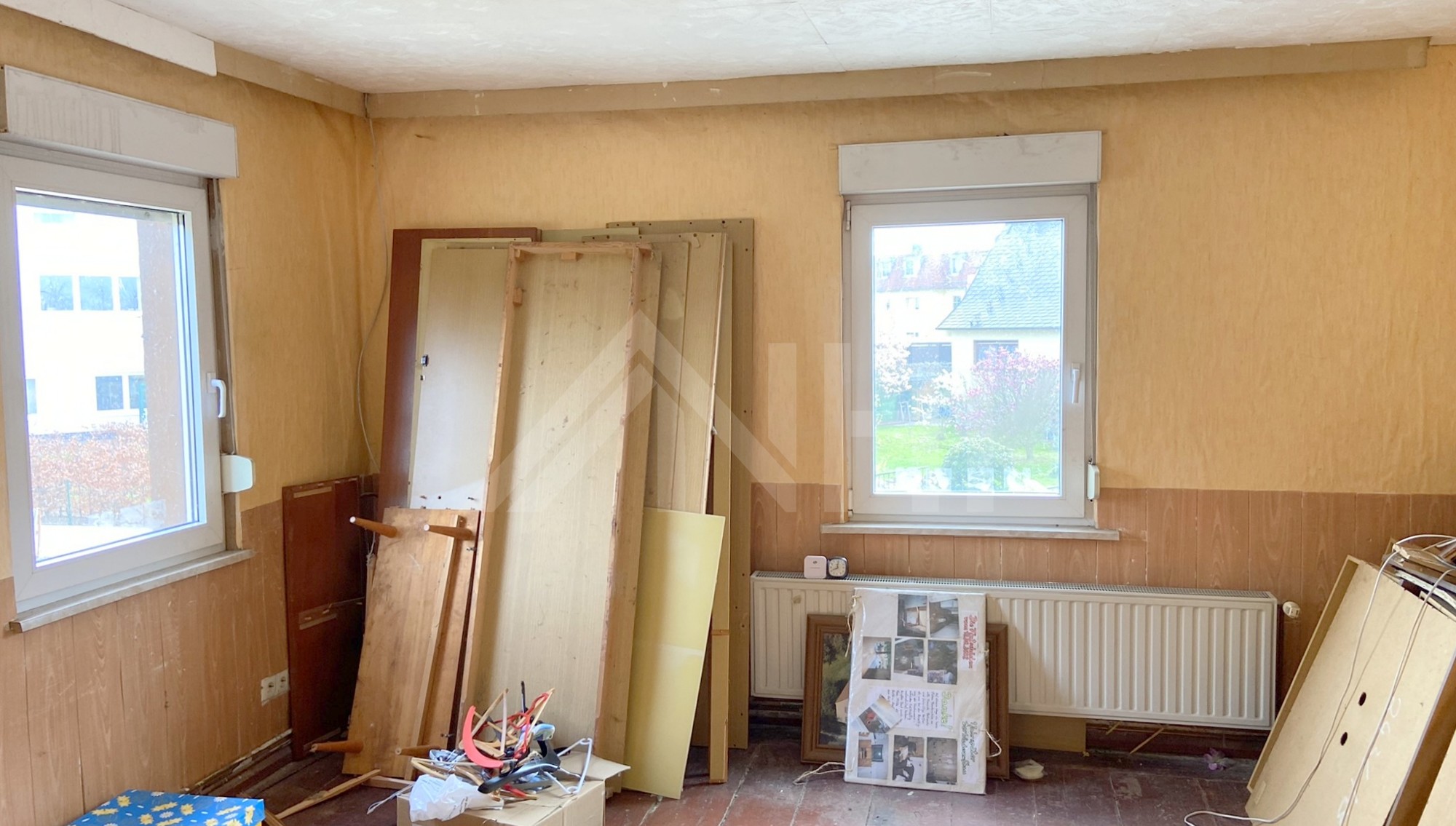 28_nachhause-immobilien_2456798d-27a7-4de2-bed0-335a572140a5_bild Optimal f&uuml;r eine junge Familie, die das Wohnen im Gr&uuml;nen sch&auml;tzt ... Kleines Einfamilienhaus auf gro&szlig;em Grundst&uuml;ck