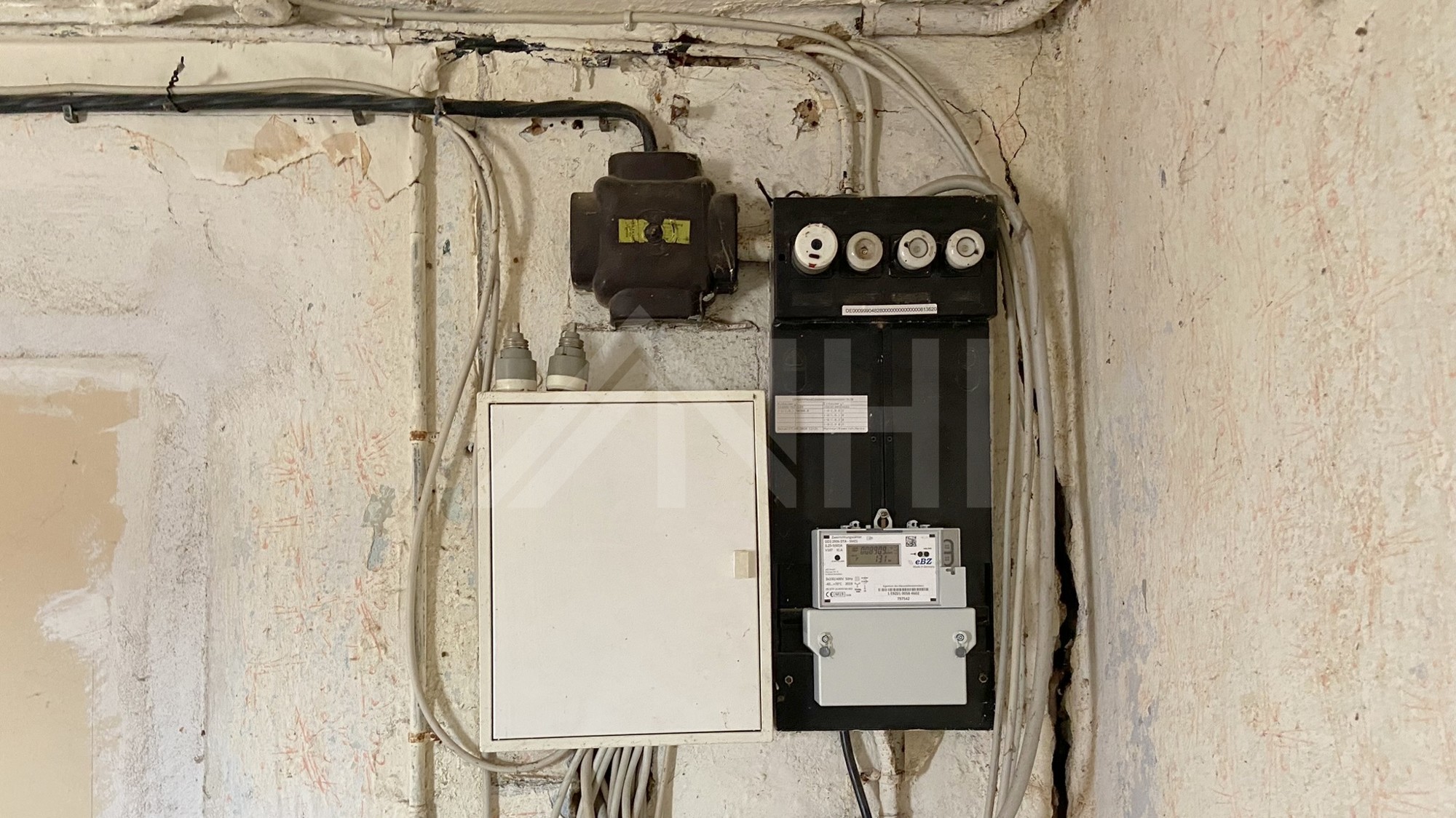 30_nachhause-immobilien_8d8383f7-07a7-46c2-9ed3-1ddebaca0b4e_bild Optimal f&uuml;r eine junge Familie, die das Wohnen im Gr&uuml;nen sch&auml;tzt ... Kleines Einfamilienhaus auf gro&szlig;em Grundst&uuml;ck