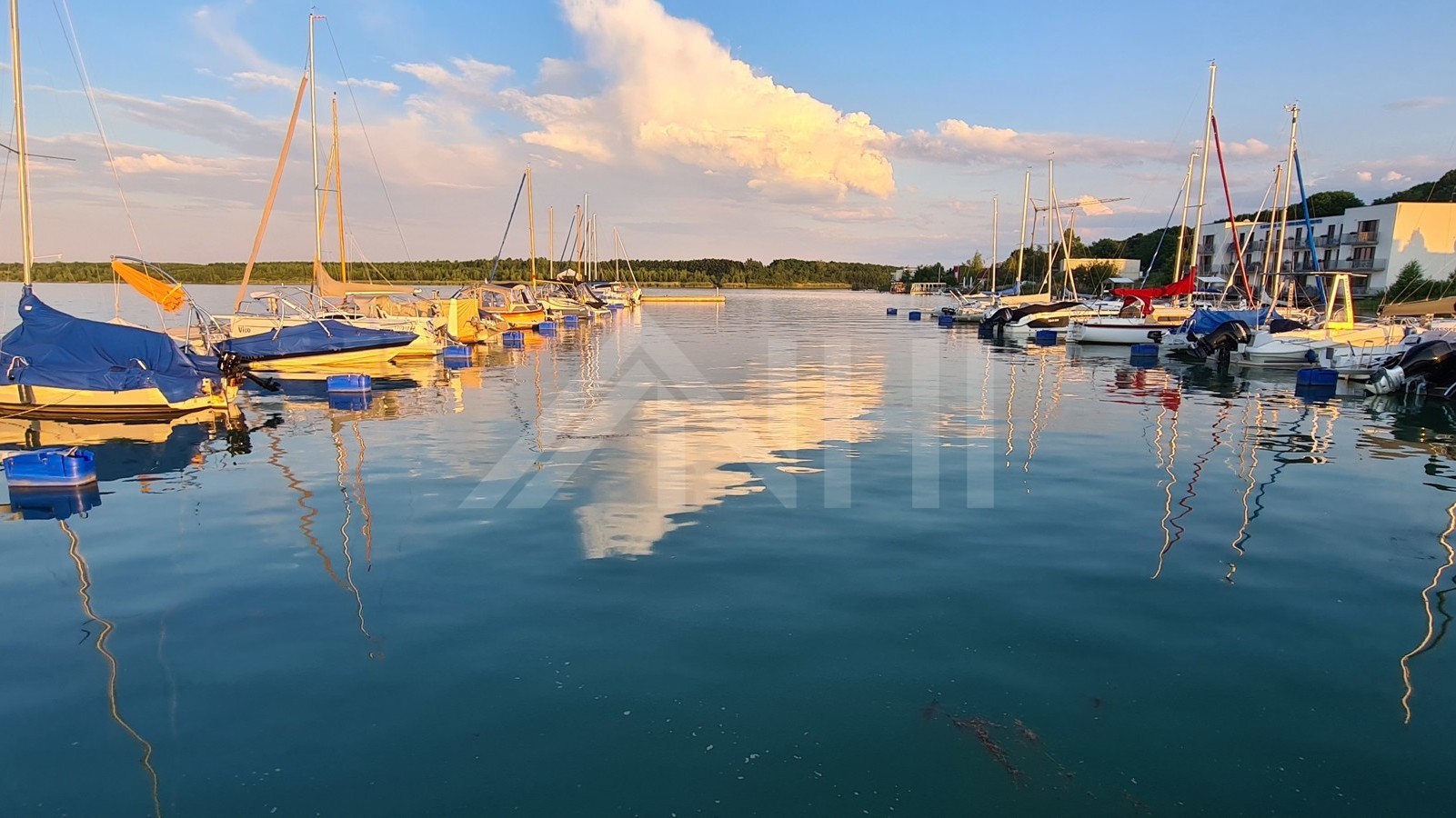 01_nachhause-immobilien_a5d5a1e4-e67a-4ac7-9038-1c79f7e19294_titelbild Ein besonderes Kleinod in der Leipziger Neuseenlandschaft ... 900 m&sup2; erschlossenes Bauland nur 20 Autominuten von Leipzigs Stadtgrenzen entfernt