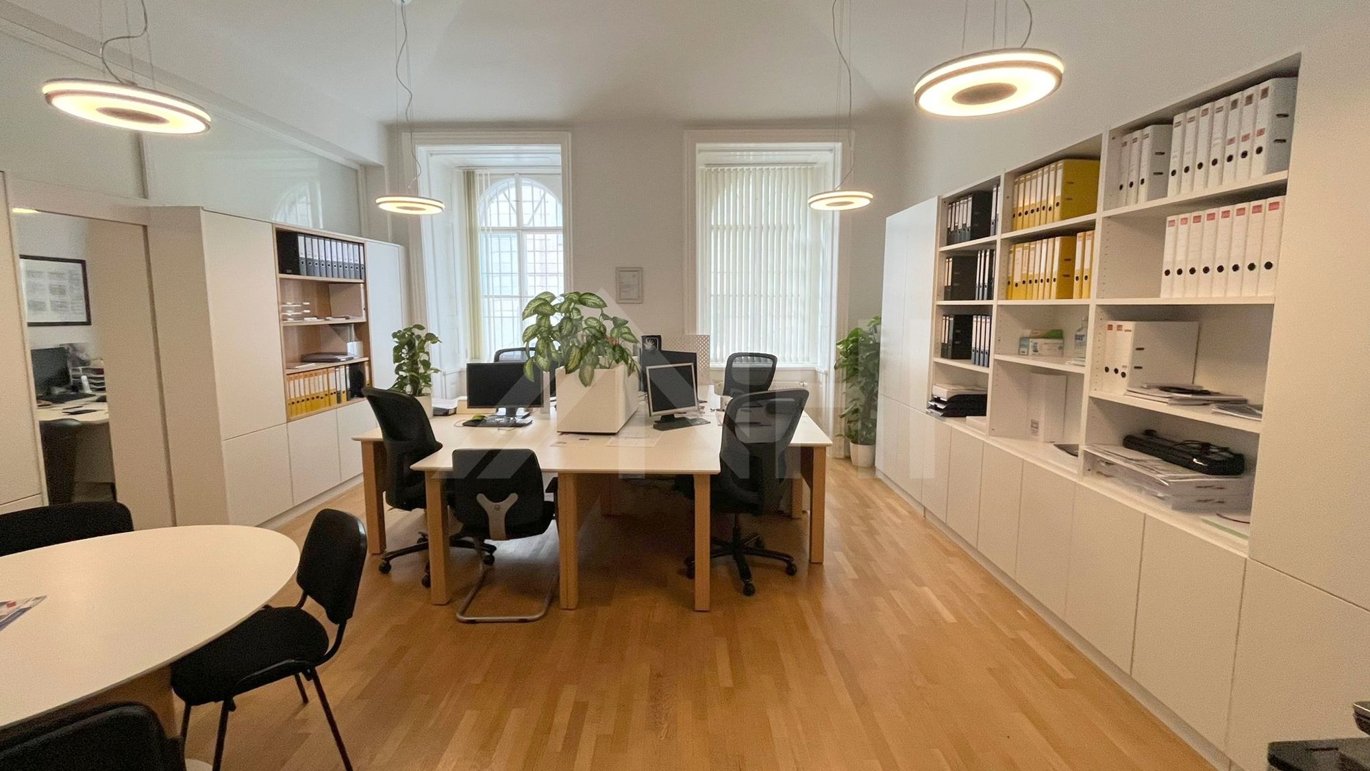 Büro mit Mietvertrag Büro mit Mietvertrag