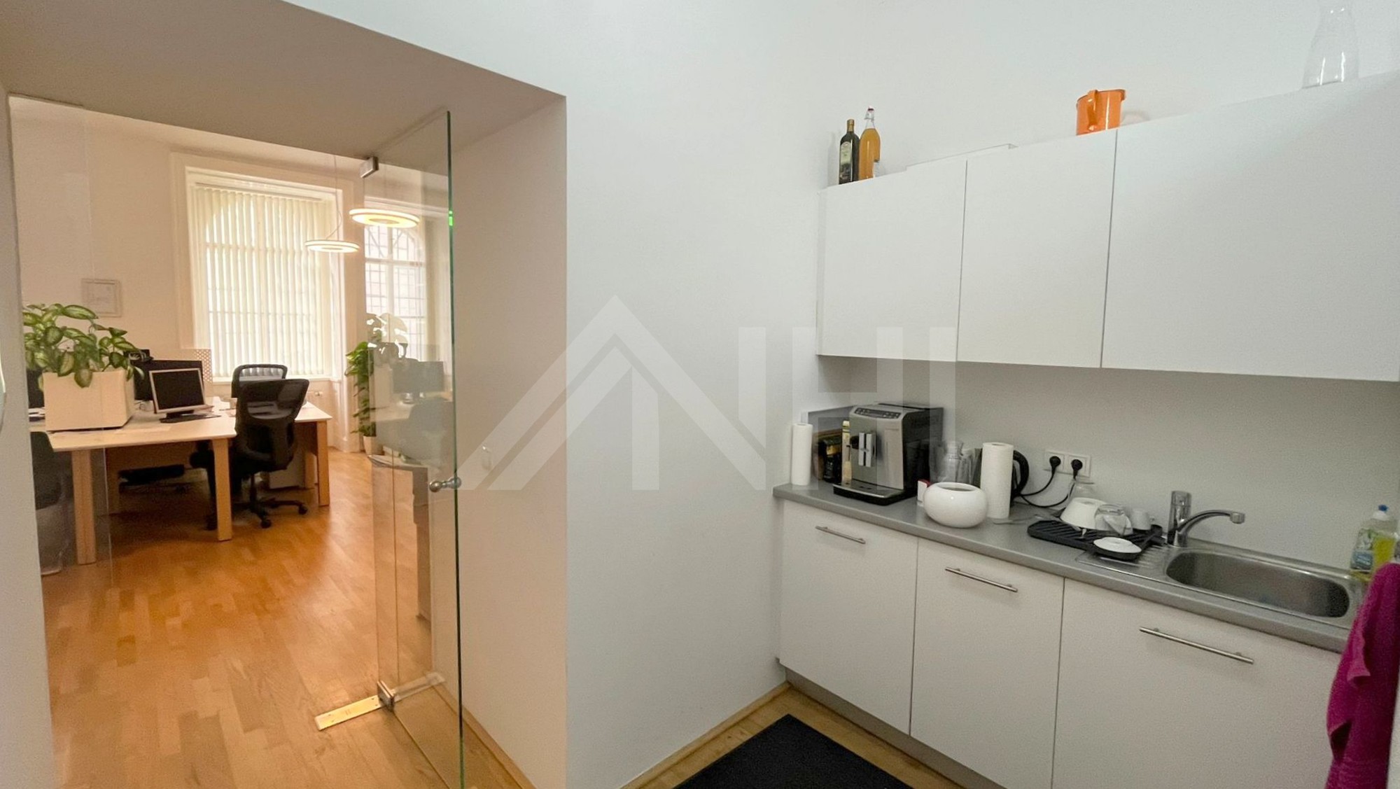 Büro mit Mietvertrag Büro mit Mietvertrag