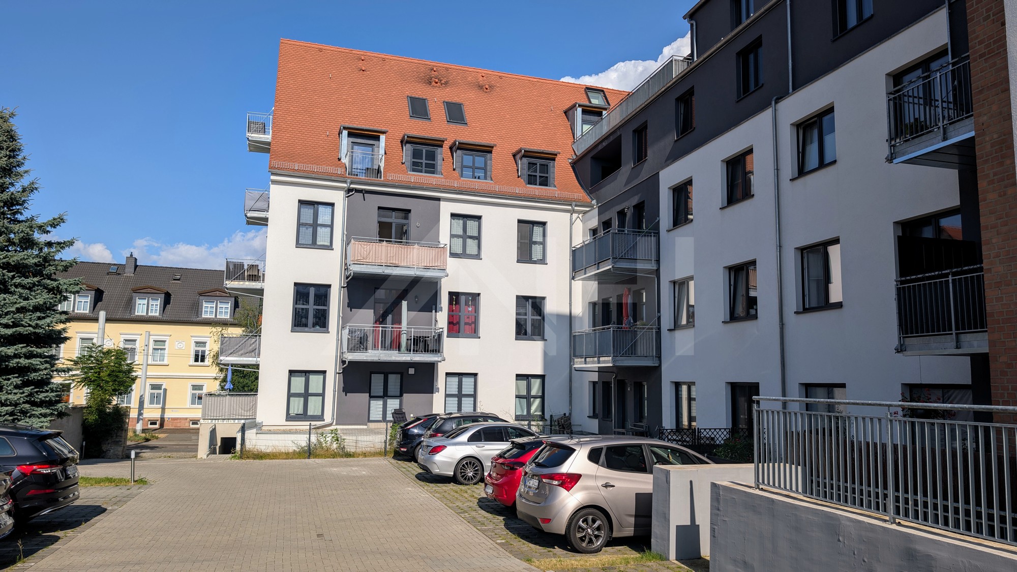 02_nachhause-immobilien_f445db32-d8dc-47ed-807a-b6bc357bba8a_bild Moderne Eleganz trifft Lebensqualität ... Neuwertige 3-Zimmer-Wohnung mit Stellplatz, Garten und Terrasse