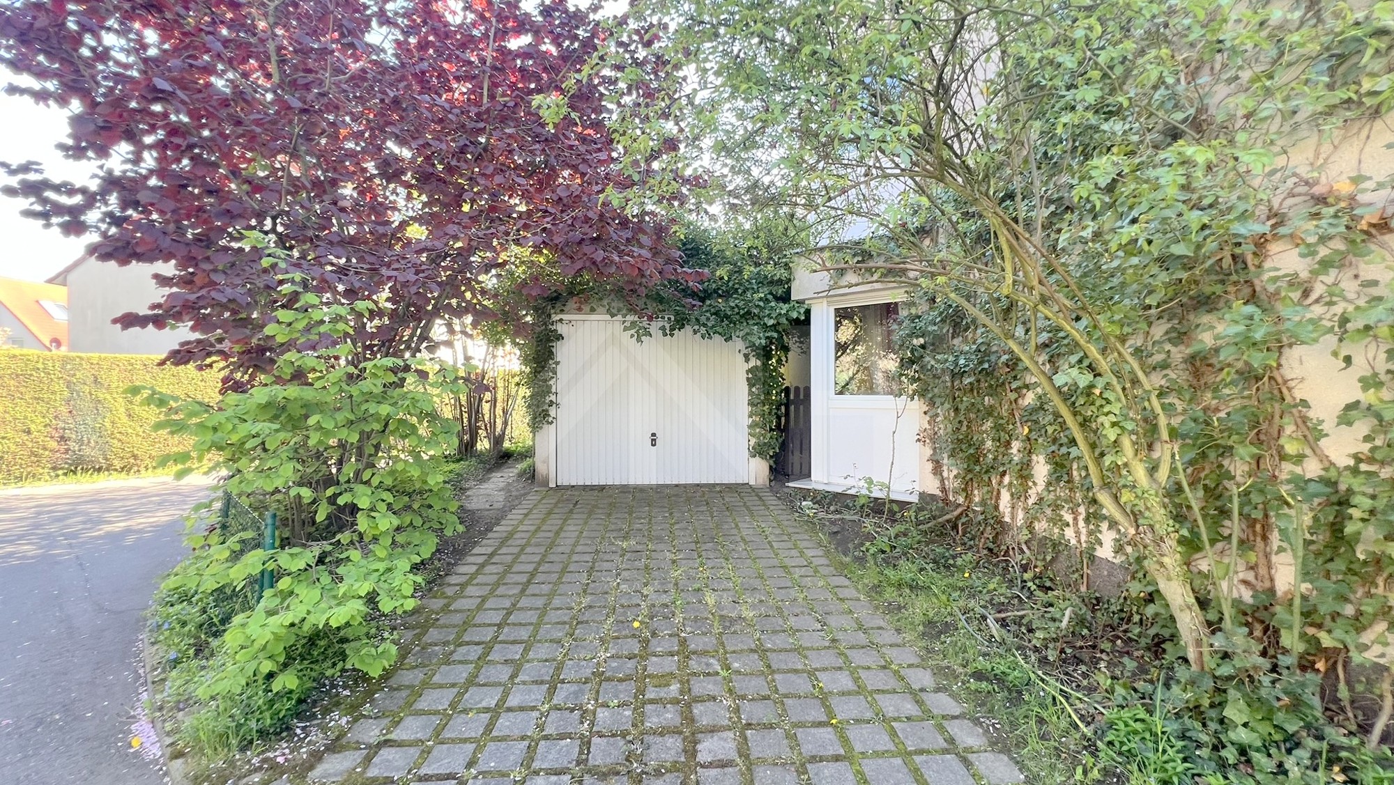 03_nachhause-immobilien_c5d7fc60-172b-4b2d-89c6-0ae4a5359262_bild Verkauft ... Wohlfühloase im Grünen ... Moderne Doppelhaushälfte mit Familienflair in Leipzig-Ost