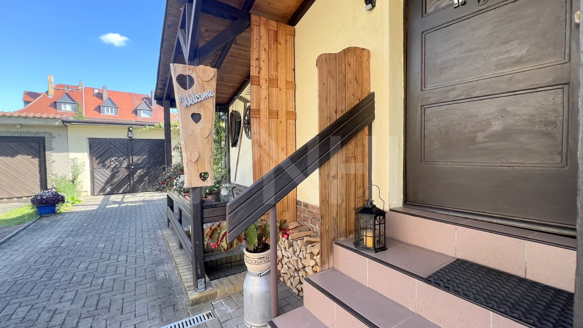 02_nachhause-immobilien_323e9fad-c203-4841-8c4b-3ef459d04cc9_bild Ein Ort, an dem sich das Leben angenehm entschleunigt ... Einfamilienhaus mit Gartenidylle, Garage und Raum für individuelle Renovierungswünsche