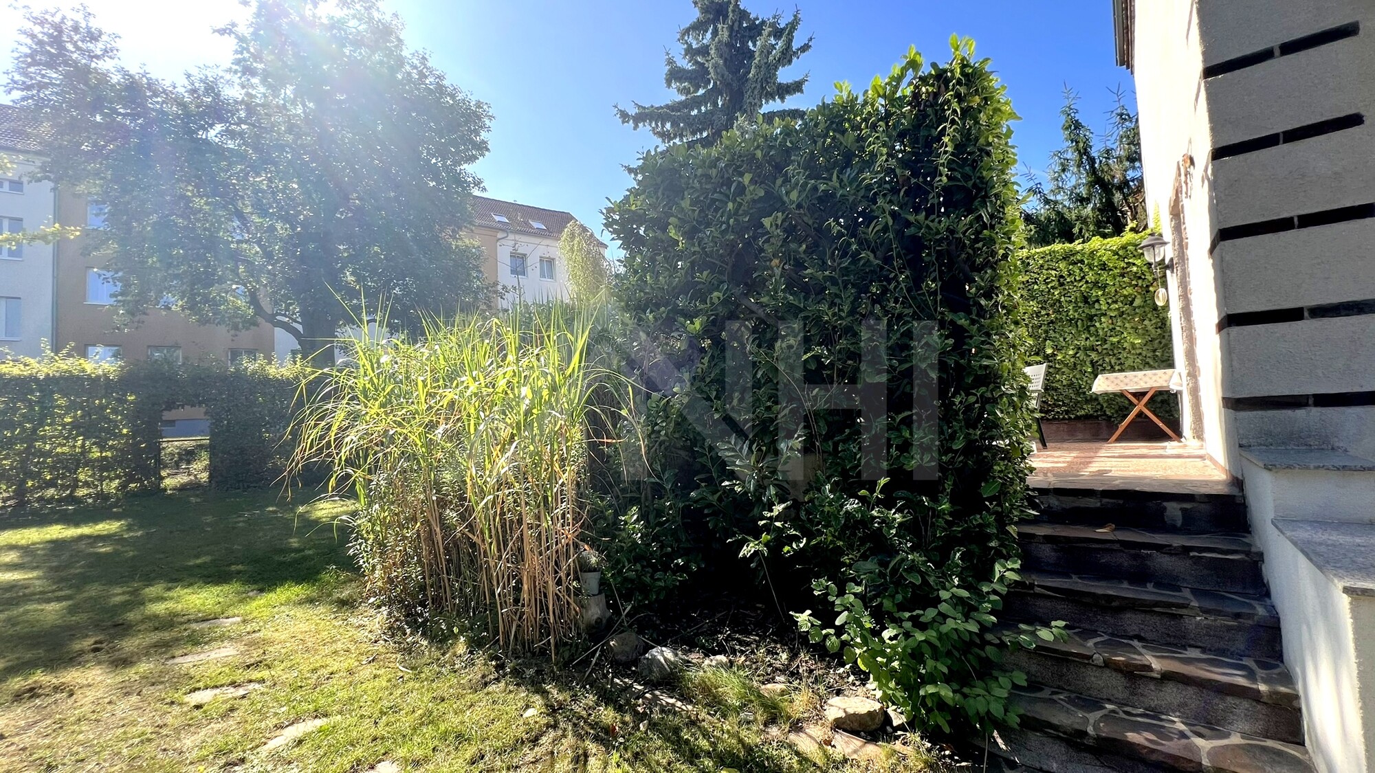 02_nachhause-immobilien_a69e006d-82e2-48d1-8fbc-43aa26d3665c_bild Reserviert ... Familienidylle mit gro&szlig;em Garten und Garage in ruhiger und gr&uuml;ner Lage von Marienbrunn
