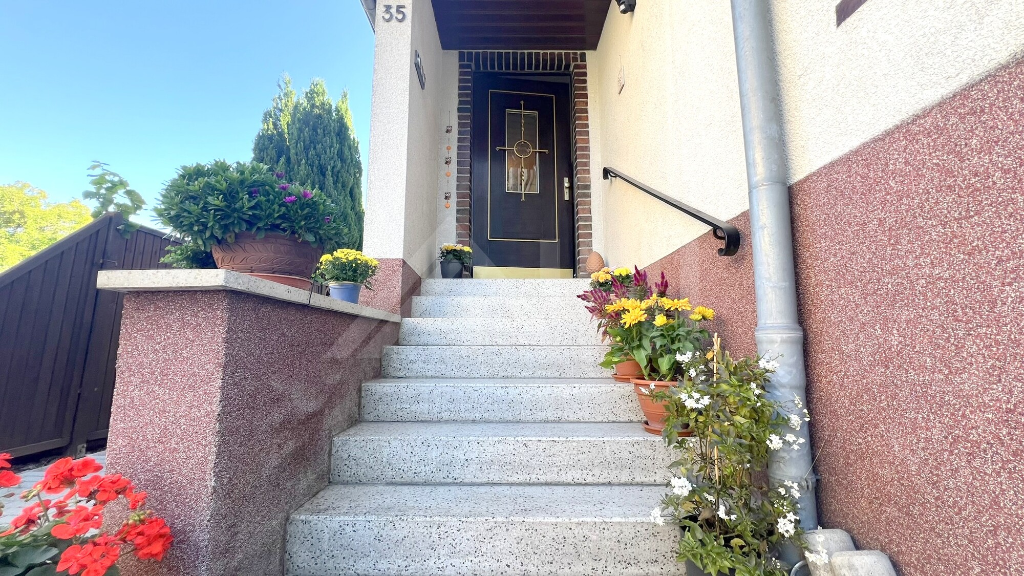 04_nachhause-immobilien_823d34d9-2169-4497-b912-35ee15f18585_bild Reserviert ... Familienidylle mit gro&szlig;em Garten und Garage in ruhiger und gr&uuml;ner Lage von Marienbrunn