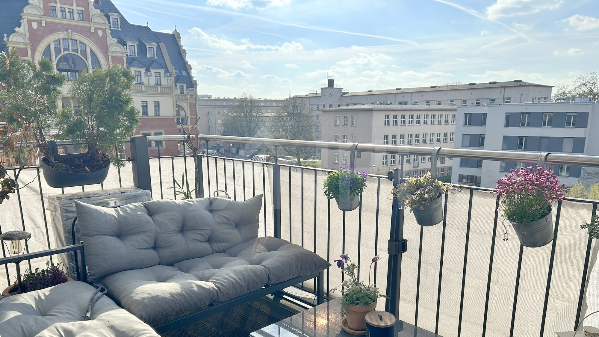 02_nachhause-immobilien_ea37829c-d746-47a7-93ee-db6a38b96cfd_bild Außergewöhnliche Maisonette-Wohnung im Herzen Leipzigs ... Wohnen in einer der gefragtesten und gleichzeitig urbanen Wohnlagen