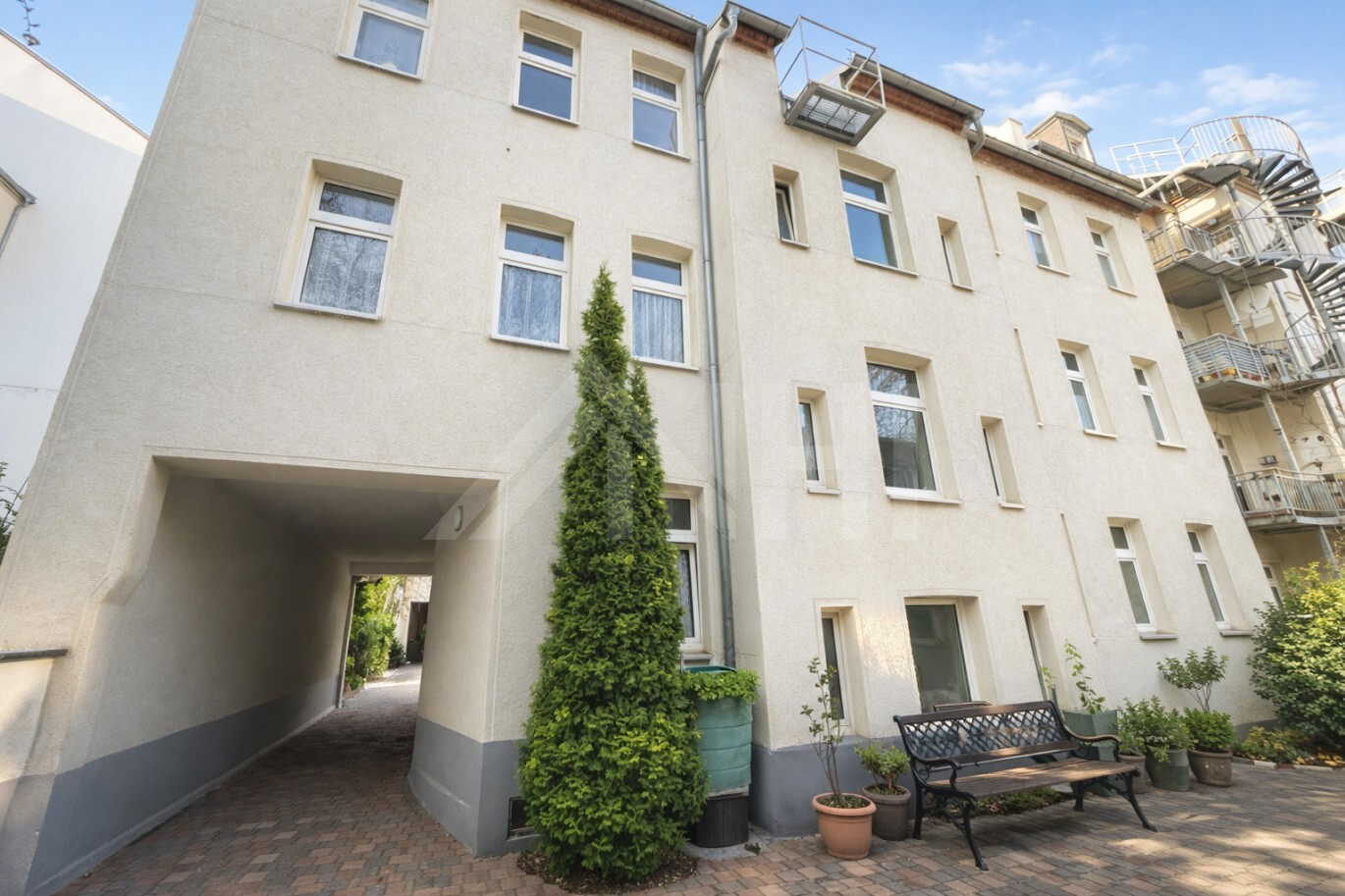 23_nachhause-immobilien_e07a24cd-cf43-446a-ba93-fe1cff94c489_bild Urban investieren in der Leipziger Südvorstadt ... Gepflegte 5-Zimmer-Altbauwohnung nahe der KarLi