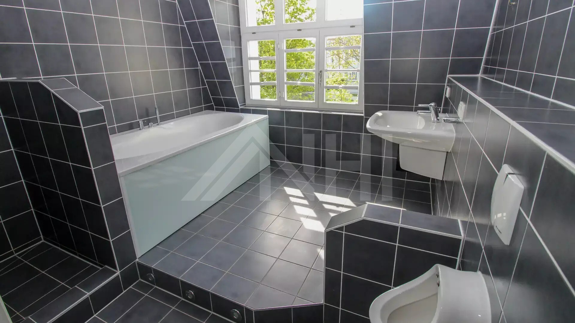 15_nachhause-immobilien_3c6fd6b8-5e68-492a-9a5e-37865ca81cc0_bild Direkt am Rosental ... Repräsentatives Stadthaus zum sofortigen Einzug
