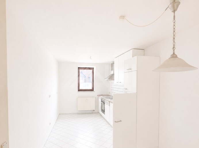 03_nachhause-immobilien_18f65c46-ab58-4781-8e13-347bcc035c61_bild Wohnen unterm Dach ... 3-Zimmer-Altbauwohnung mit Aufzug und Einbauküche